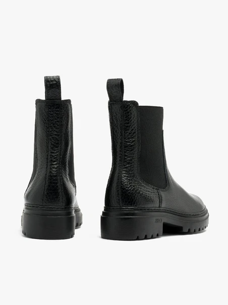 Schwarze Slingbacks mit elastischen Gummibändern