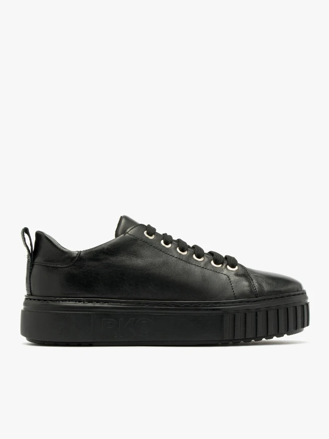 BLACK SHOES WITH LIGHTWEIGHT SOLE