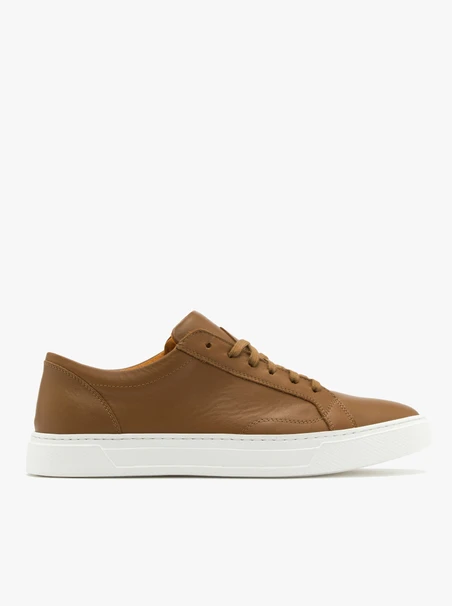 Braune halbe Sportschuhe