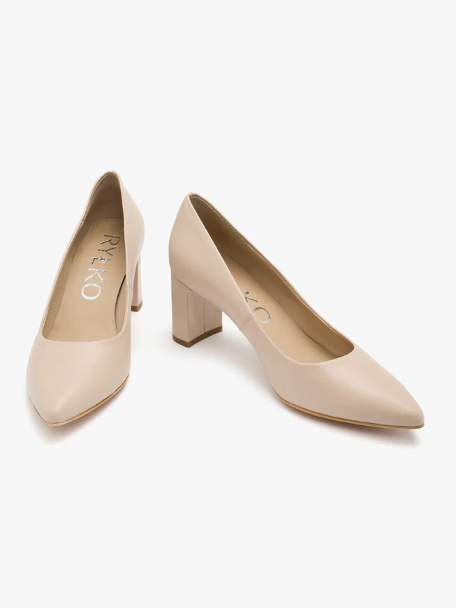 Beigefarbene Pumps mit Stilettoabsatz