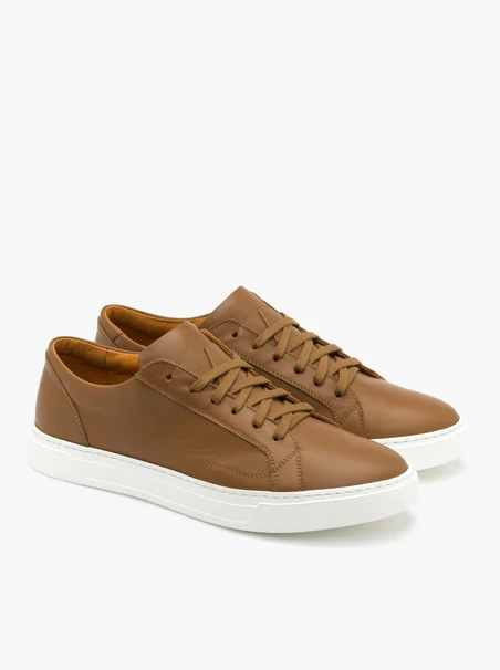 Braune halbe Sportschuhe