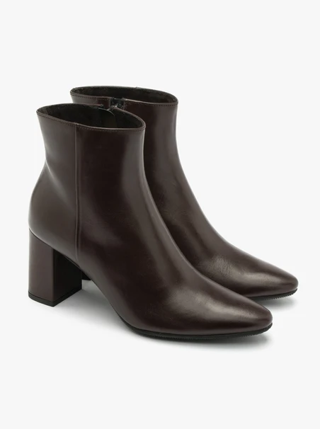 Dunkelbraune Stiletto-Stiefel