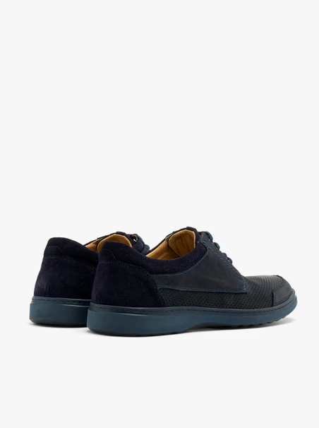 Marineblaue Halbschuhe mit dekorativer Perforation