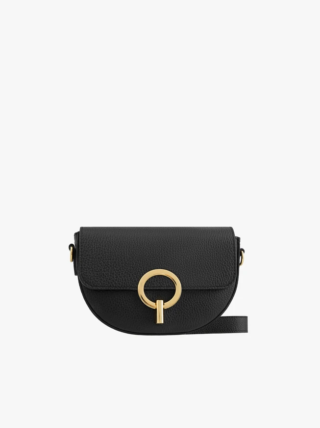 Kleine schwarze Handtasche mit goldenen Details