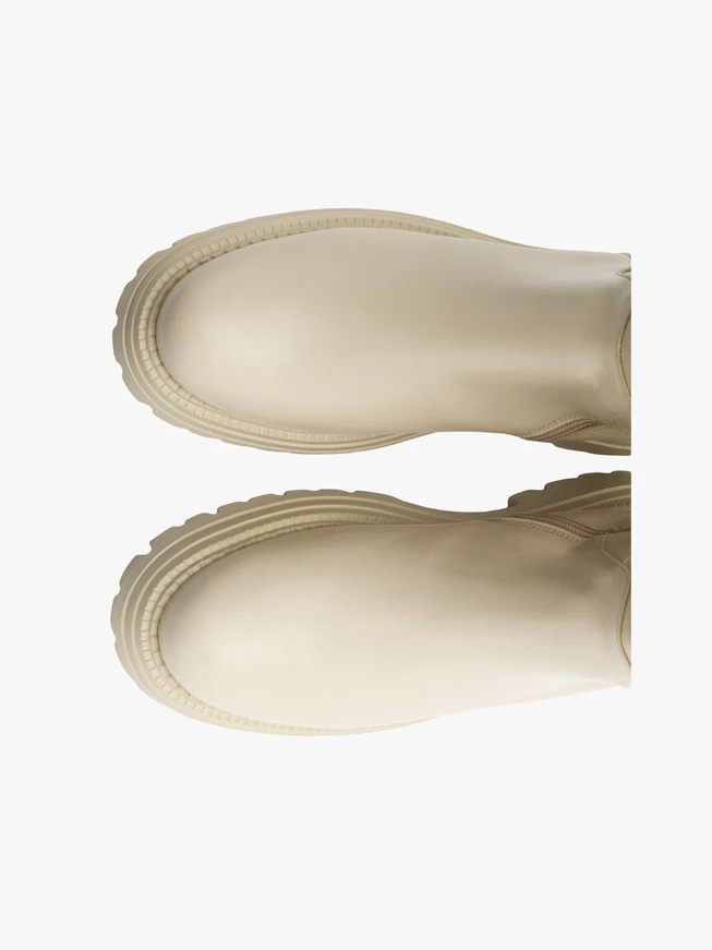 Cremefarbene Stiefel