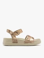 Platin-Sandalen mit goldener Schnalle
