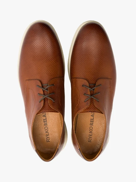 Braune Halbschuhe mit perforiertem Schaft