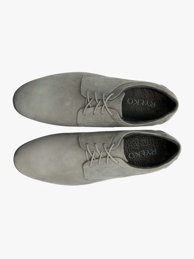 Aschfarbene Halbschuhe mit dekorativer Perforation