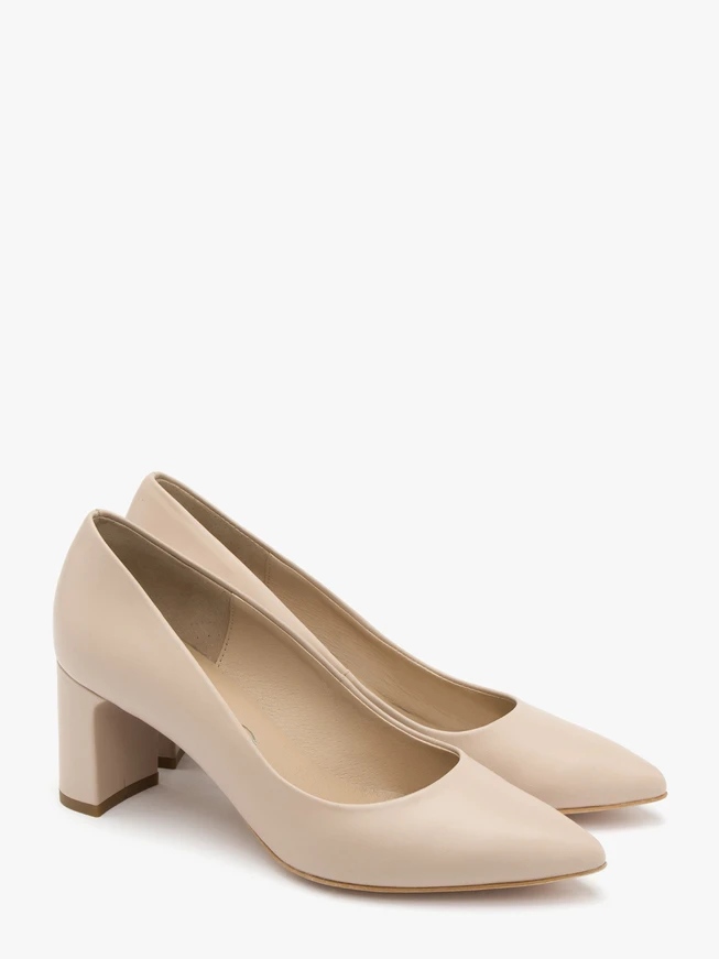 Beigefarbene Pumps mit Stilettoabsatz