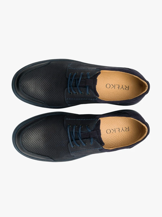Marineblaue Halbschuhe mit dekorativer Perforation