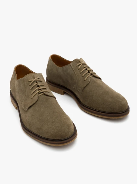 Olivefarbene Schnürhalbschuhe