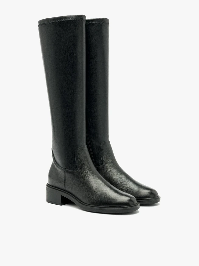 Schwarze Stiefel mit elastischem Schaft