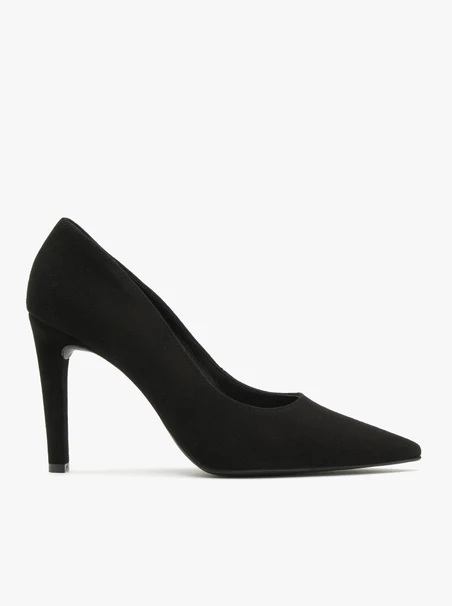 Schwarze hochhackige Pumps