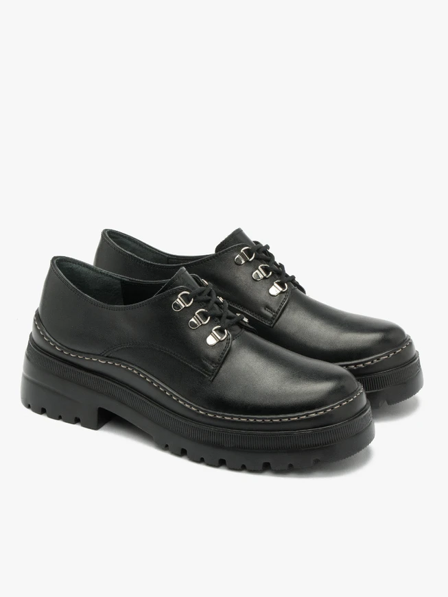 BLACK WOMEN’S SHOES