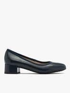 Marineblaue niedrighackige Pumps