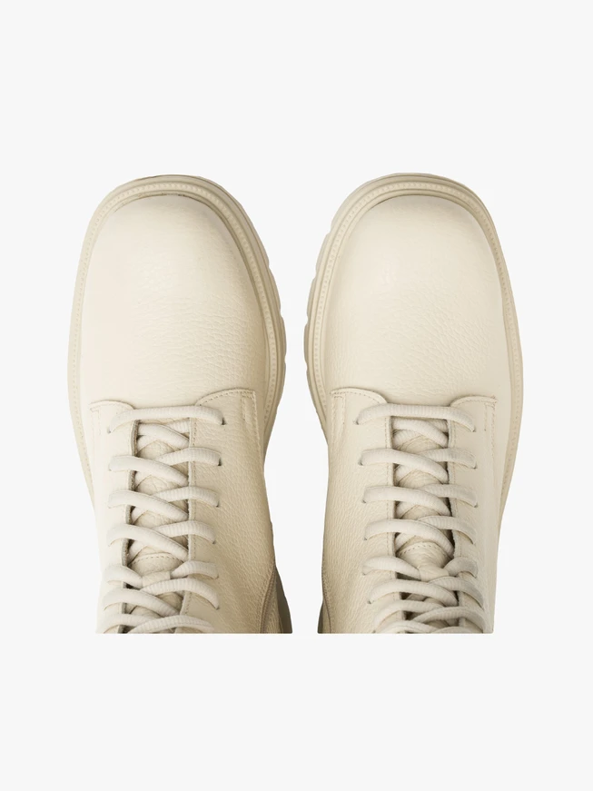 Cremefarbene Damenstiefel