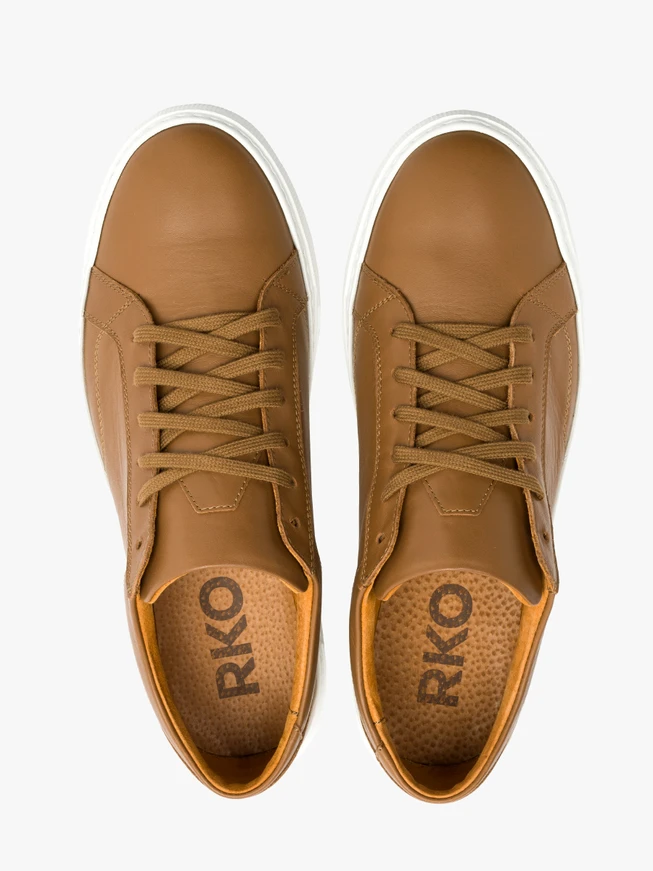 Braune halbe Sportschuhe
