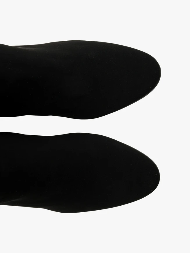 Schwarze hohe Stöckelschuhe mit Gummizug