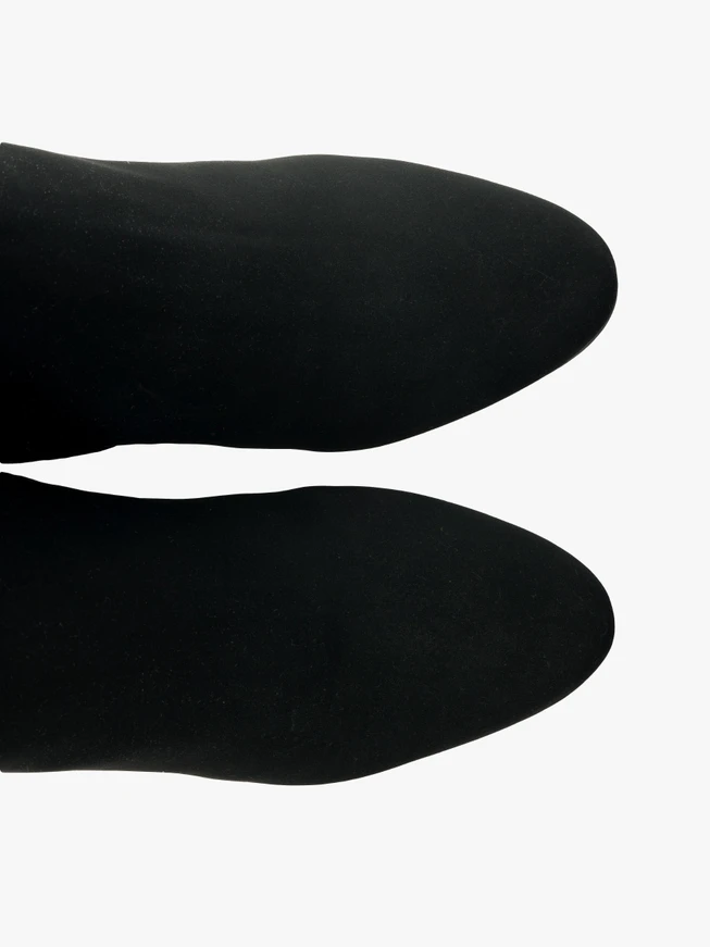 Schwarze Stiefel mit elastischem Schaft
