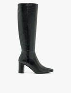 Schwarze hochhackige Stiefel