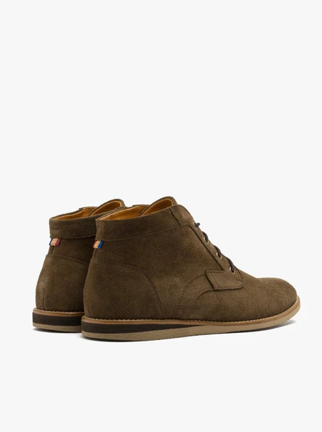 Olivefarbene Herrenstiefel mit leichter Sohle