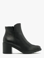 Schwarze Stiefel aus Leder