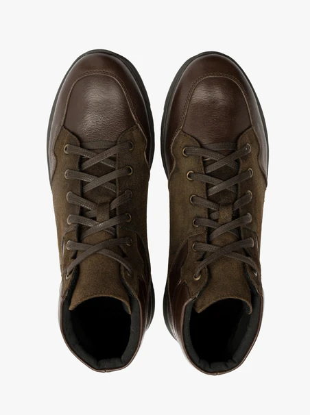 Sporty men’s boots