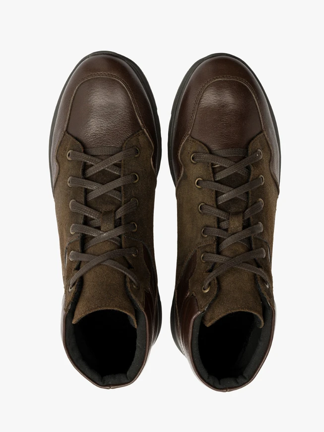 Sporty men’s boots