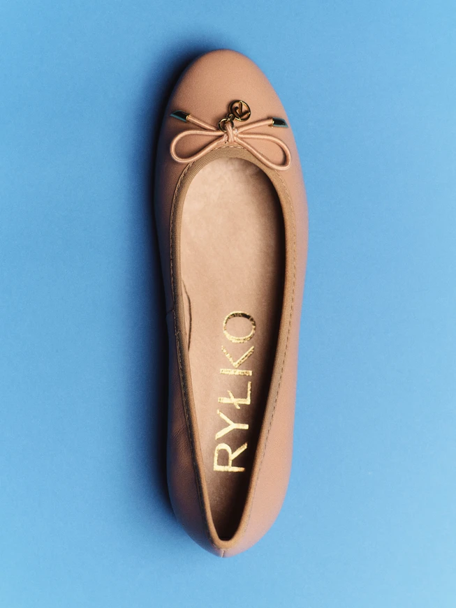 Beige Ballerinas mit Schleife