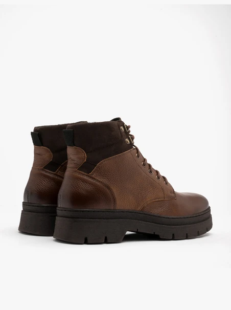 Brown men’s boot