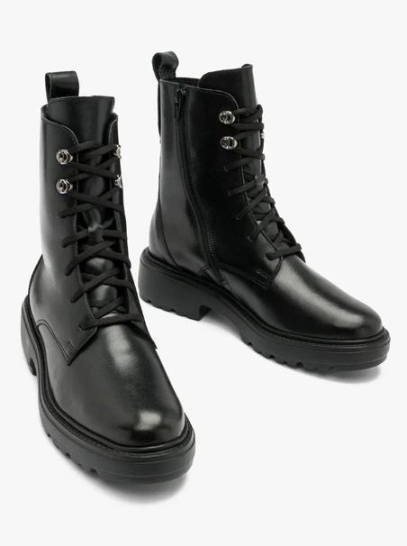 Czarne trzewiki typu workery