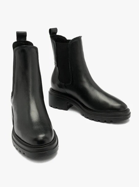 Schwarze Damenpantoffeln