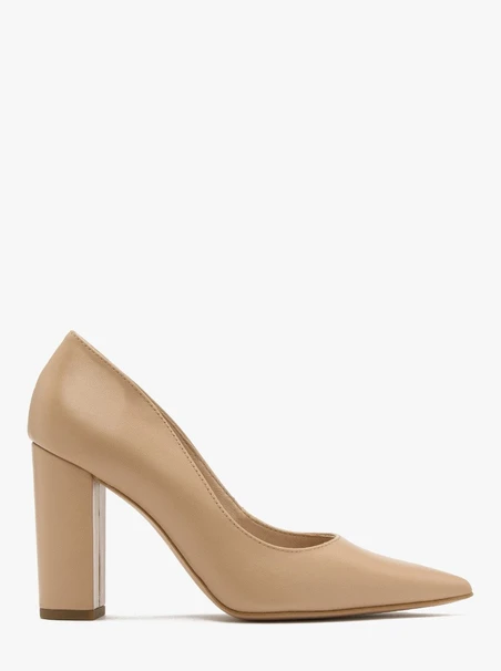 Beigefarbene hohe Stiletto-Pumps