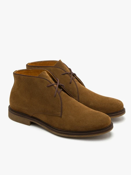 Brown men’s Chukka boots