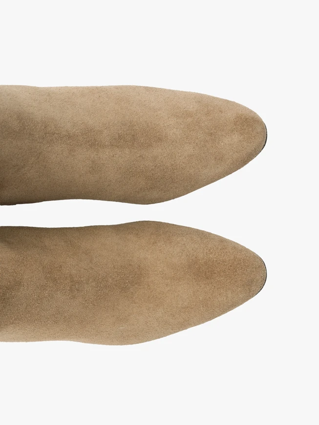 Stiefel mit Sandabsatz