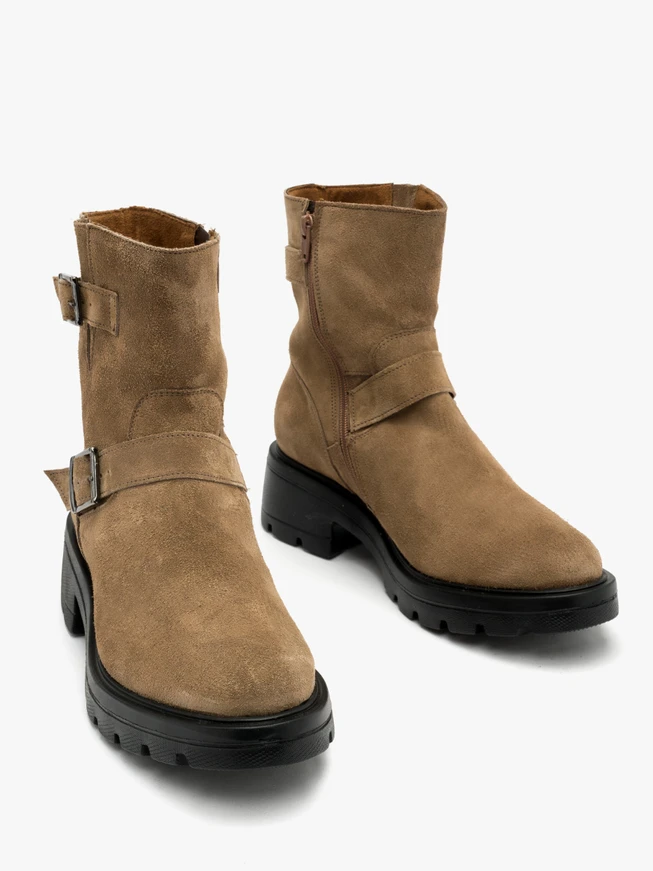 Sand ankle boots with buckles