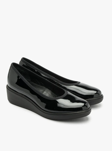 Black patent pumps