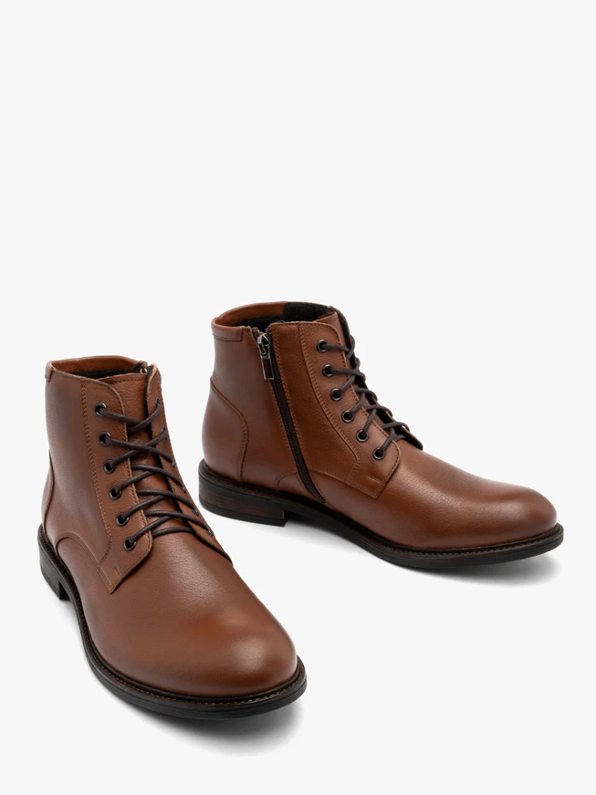 Braune Herrenstiefel