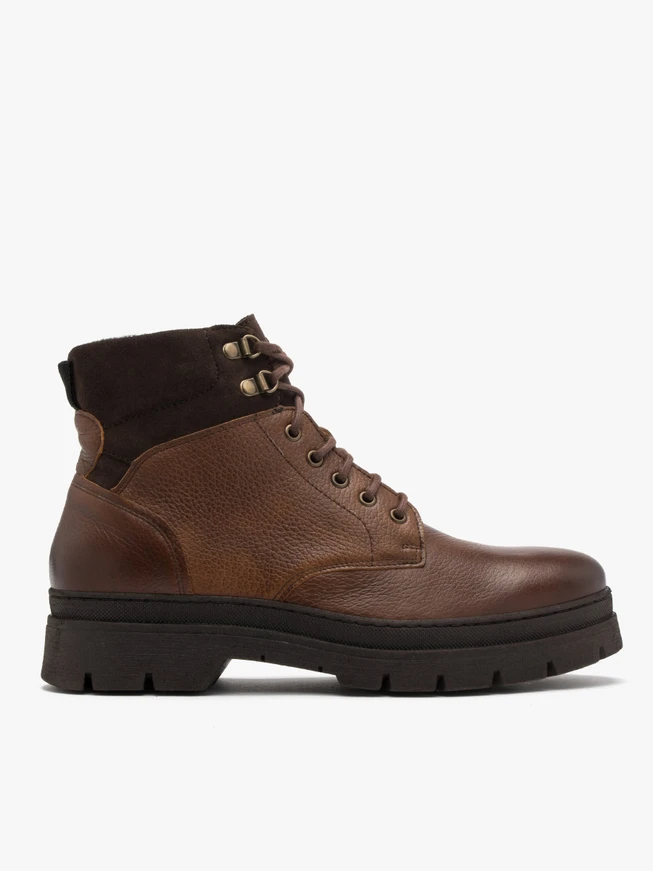 Brown men’s boot