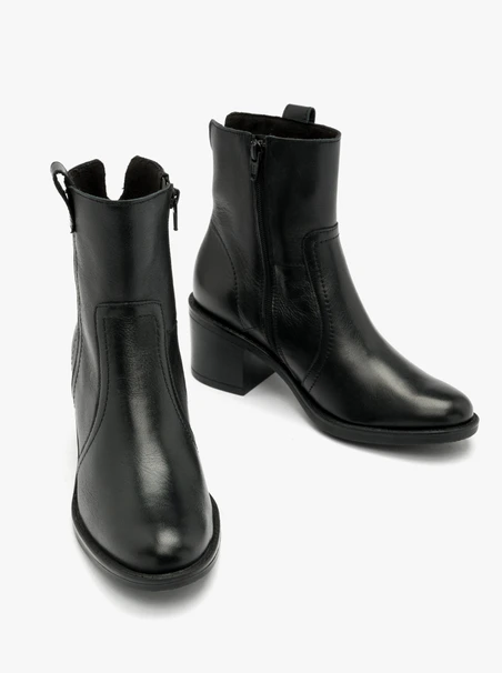 Schwarze Cowboystiefel
