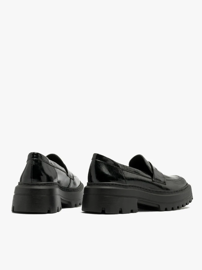 Black women’s loafers