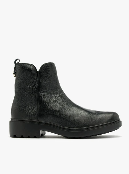 Black women’s ankle boots