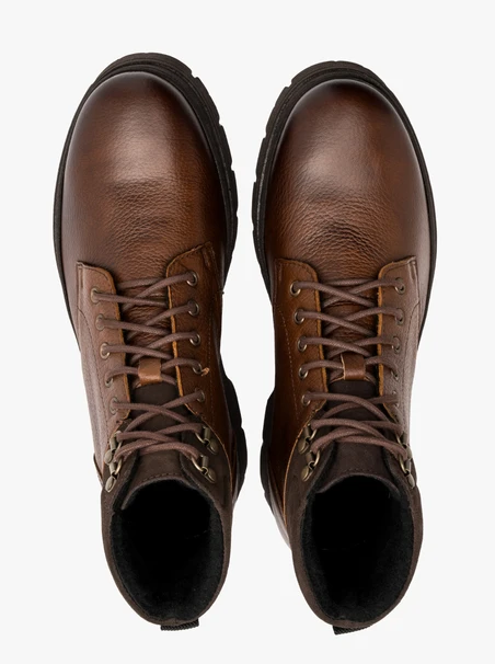 Brown men’s boot