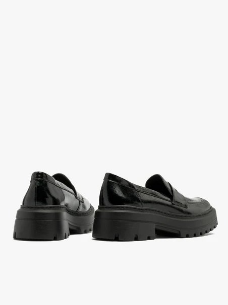Black women’s loafers