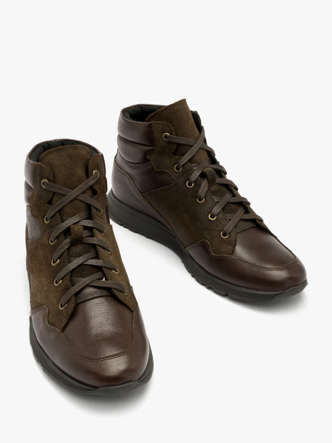 Sporty men’s boots