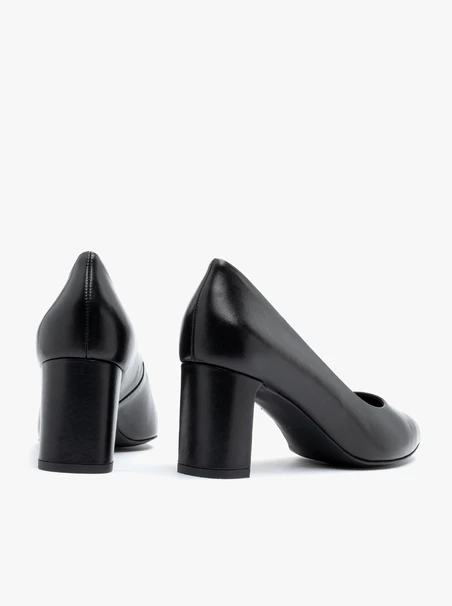 Schwarze klassische Leder-Stiletto-Pumps