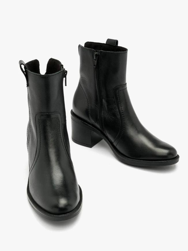Schwarze Cowboystiefel