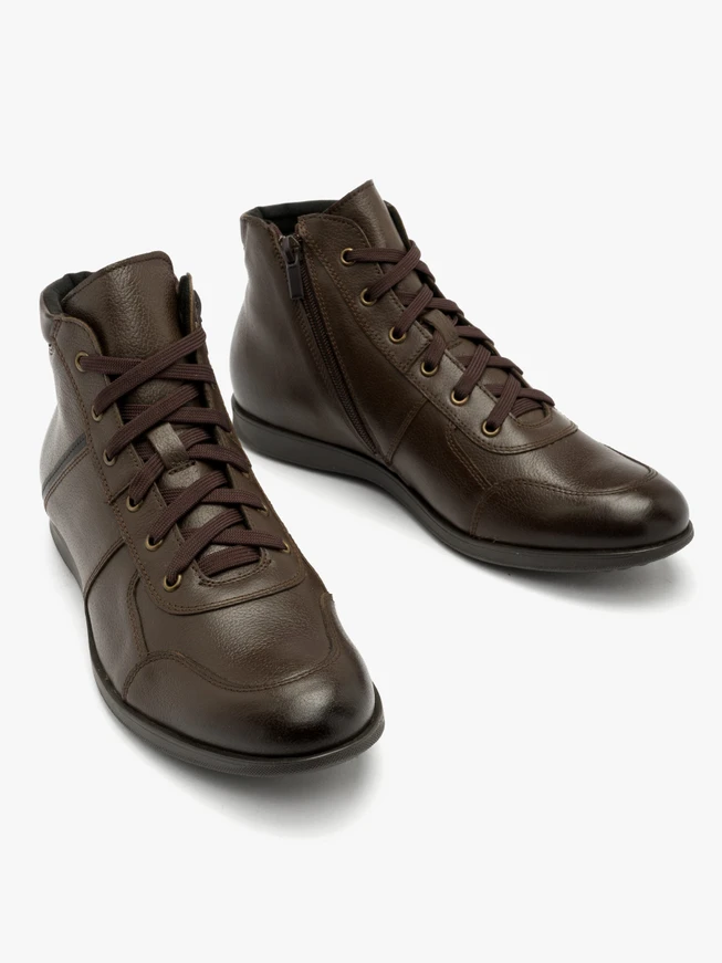Dunkelbraune Herrenstiefel