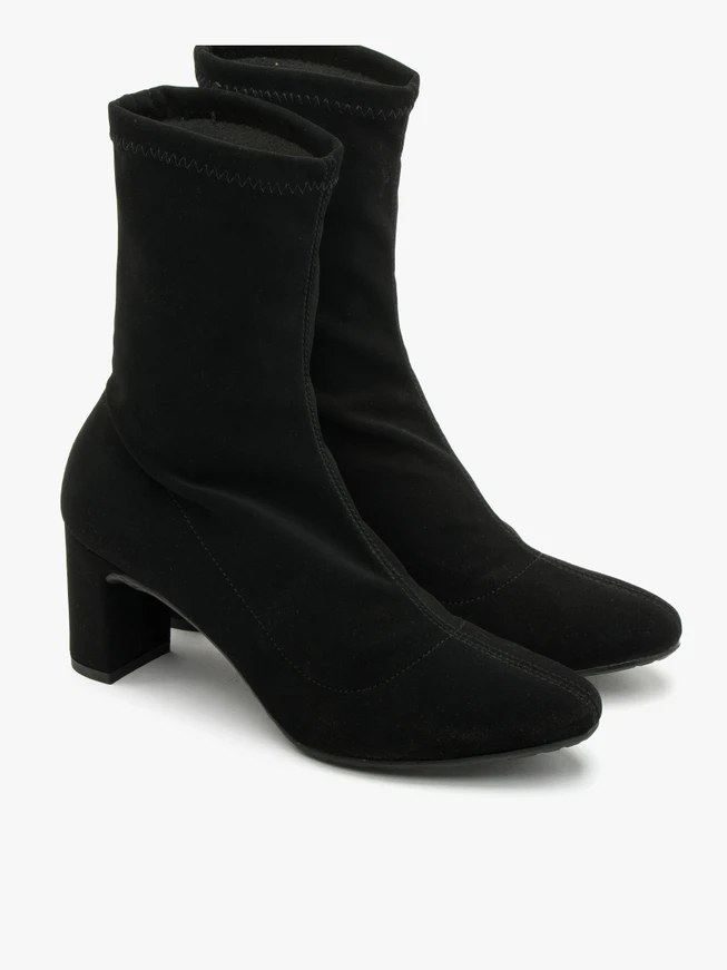 Schwarze Stiefel mit elastischem Schaft