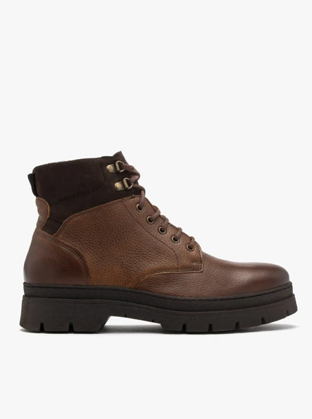 Brown men’s boot
